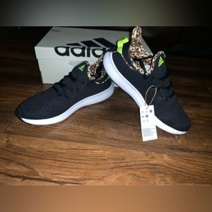 NEW Women’s Size 10 Adidas CloudFoam Running Shoes. Black/Lime/Camo